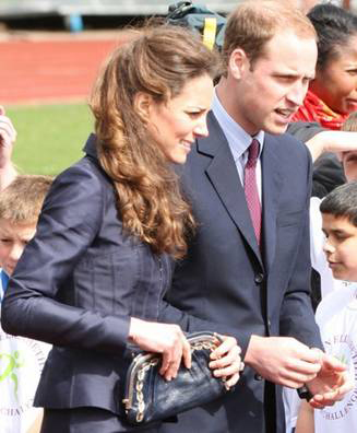 Kate Middleton's Hairstyle 1 Starting with wet hair apply mousse or a