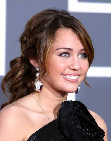 How to Get Miley Cyrus Makeup Look at 2009 Grammy Awards