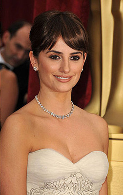 Penelope Cruz Chignon Hairstyle - 2009 Chic Hairstyles