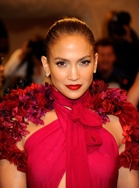 Jennifer Lopez aka J Lo L'Or al Paris Spokesperson steals the red carpet